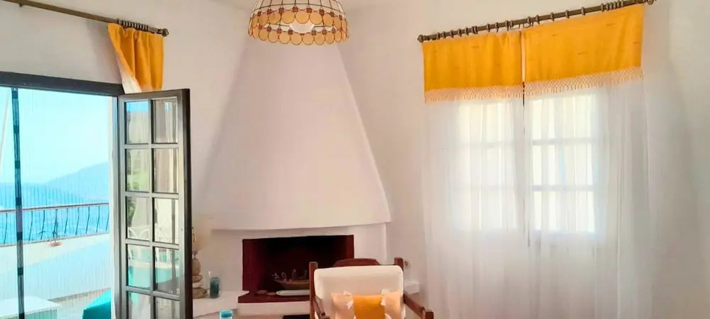Emphasis Traditional House