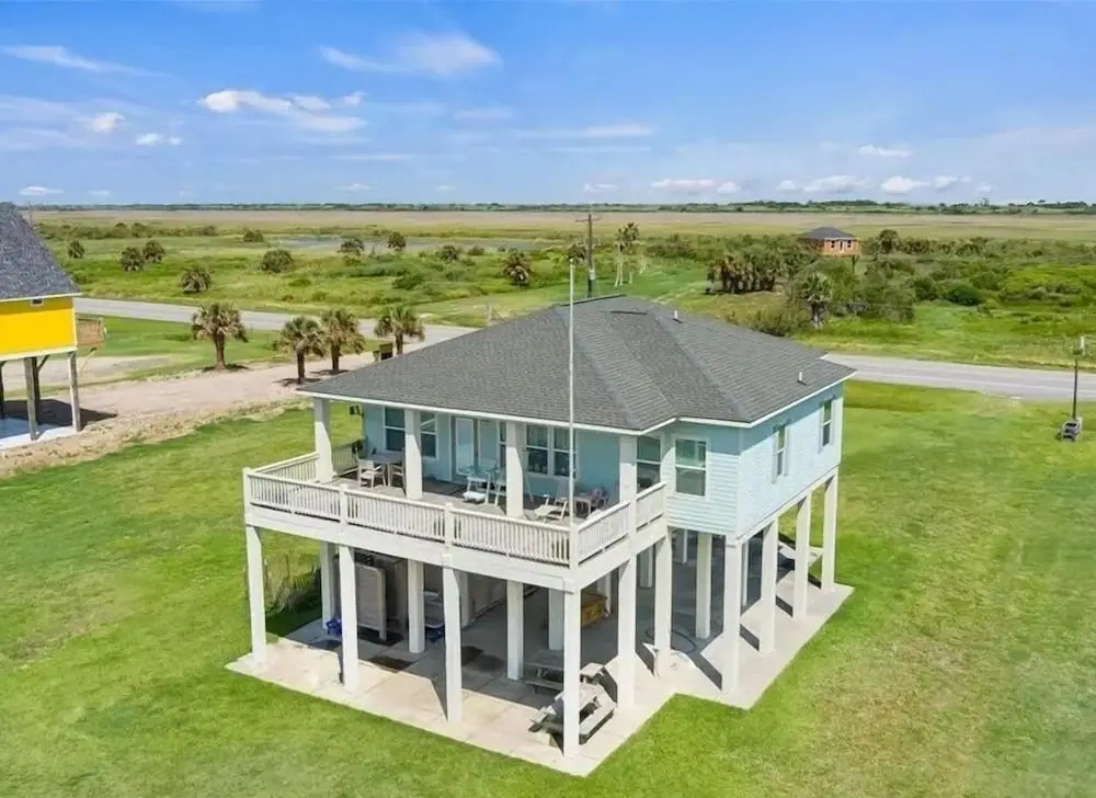 Bella Rossa 3 Bedroom Home by RedAwning