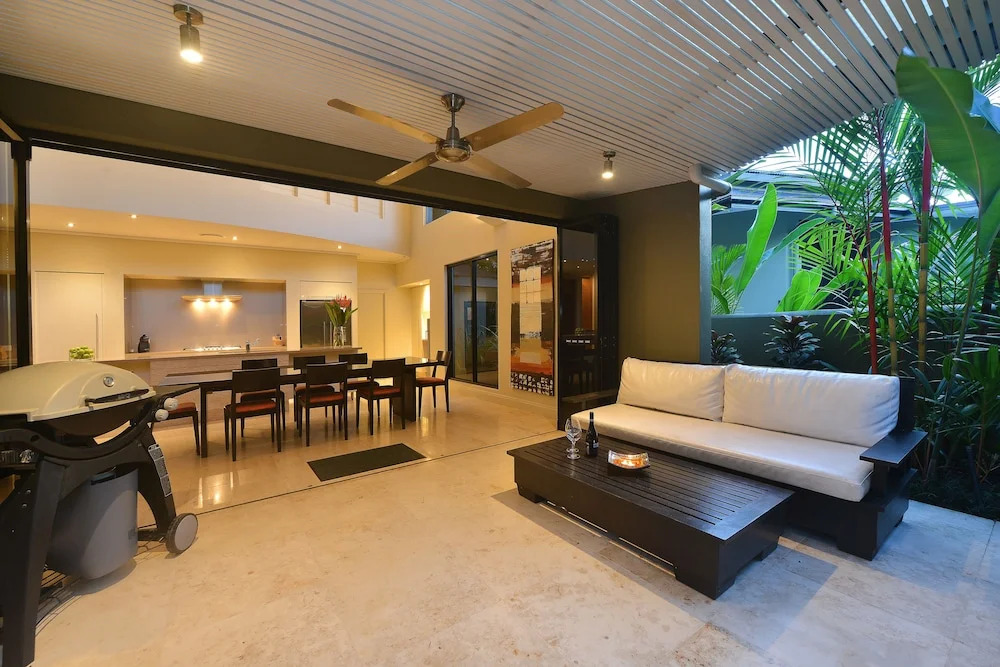 OneLuxe Luxury Holiday House
