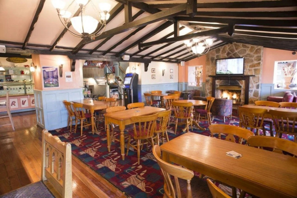 The Highwayman Inn