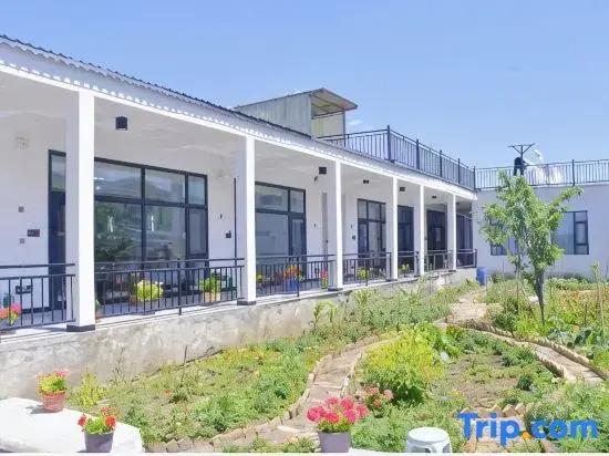 Nalati Qinyuanju Homestay