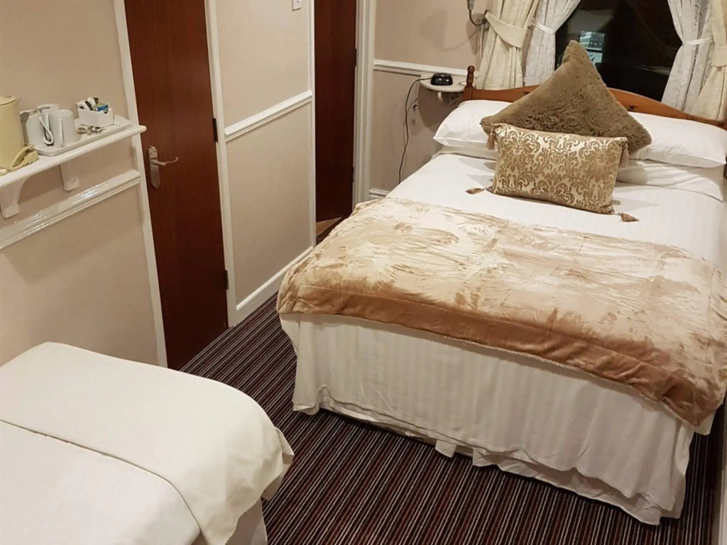 Rock Dene Hotel
