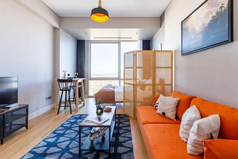 Studio Flat with Panoramic City View in Atasehir