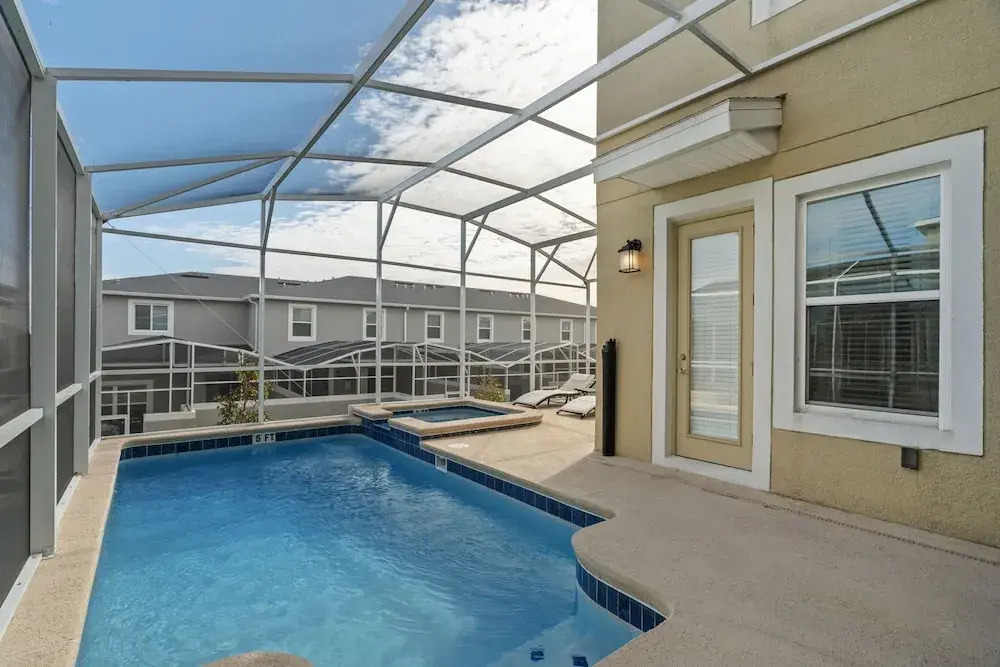 Luxury 5Bed Home with Pool and Game Room