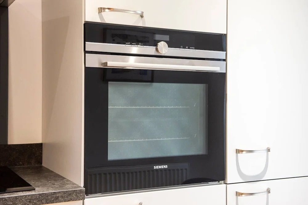 Stylish 2 Bed Apartment, With Easy Access To The City Centre