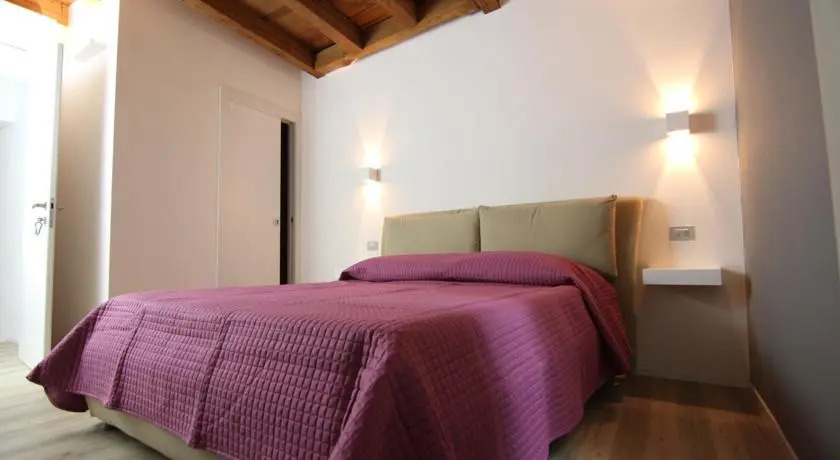 Residenza San Vitale 27 Suite Home