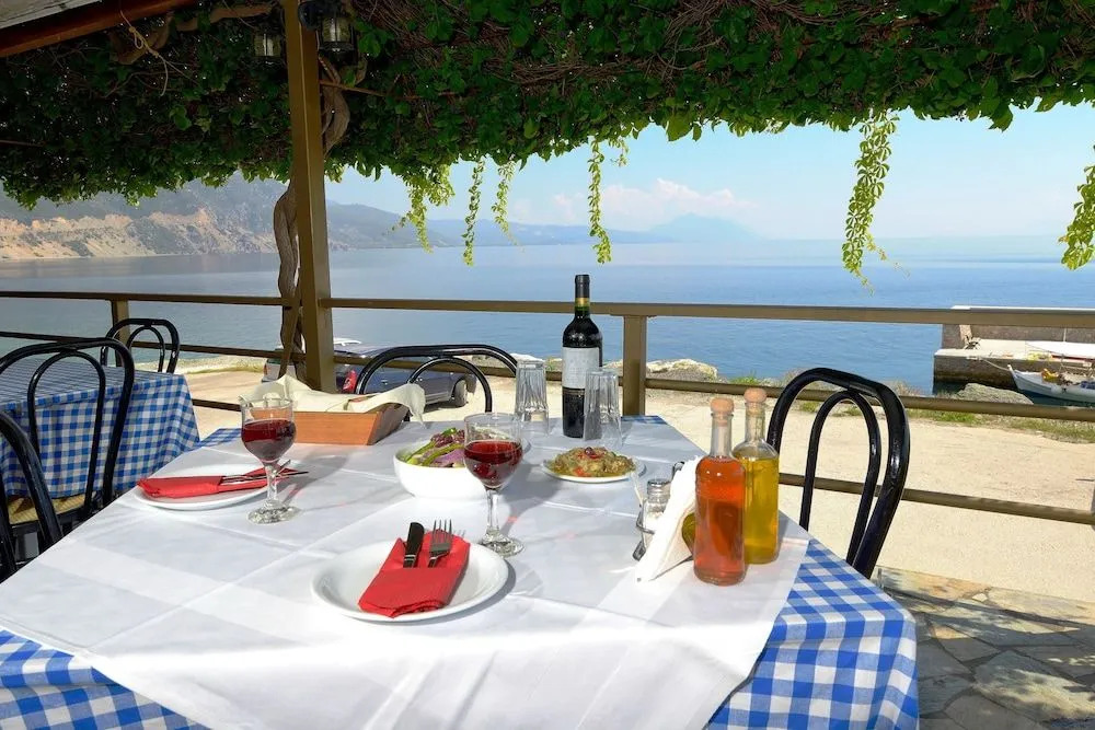 Kapougiati Studios - Ilia Edipsos Sunny and Cozy Getaways