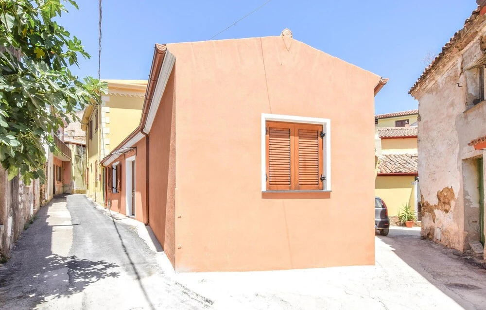 1 Bedroom Beautiful Home In Siniscola