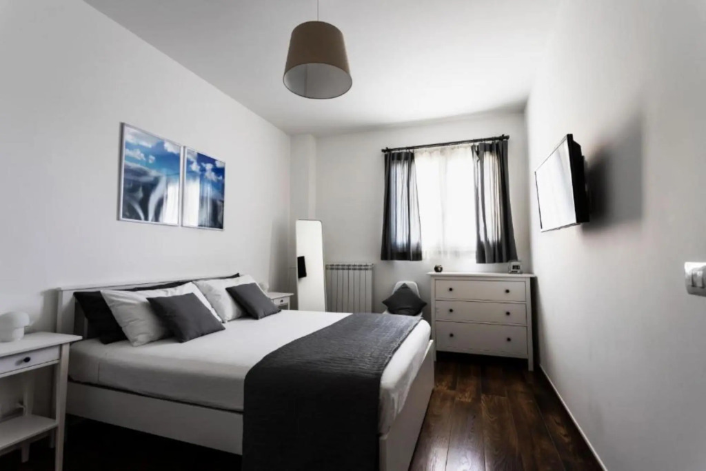 apartment in the center, suitable for families, a few steps from the train station.-Amore e Iodio