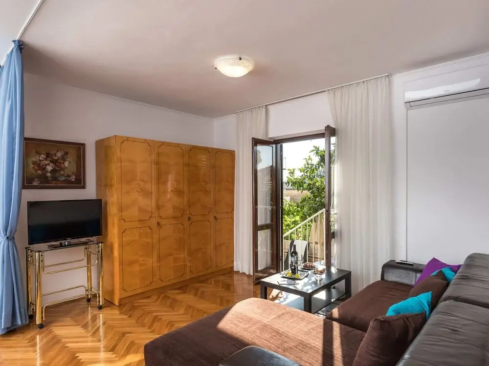 Apartment Vukic - Studio Apartment With Terrace and Garden View