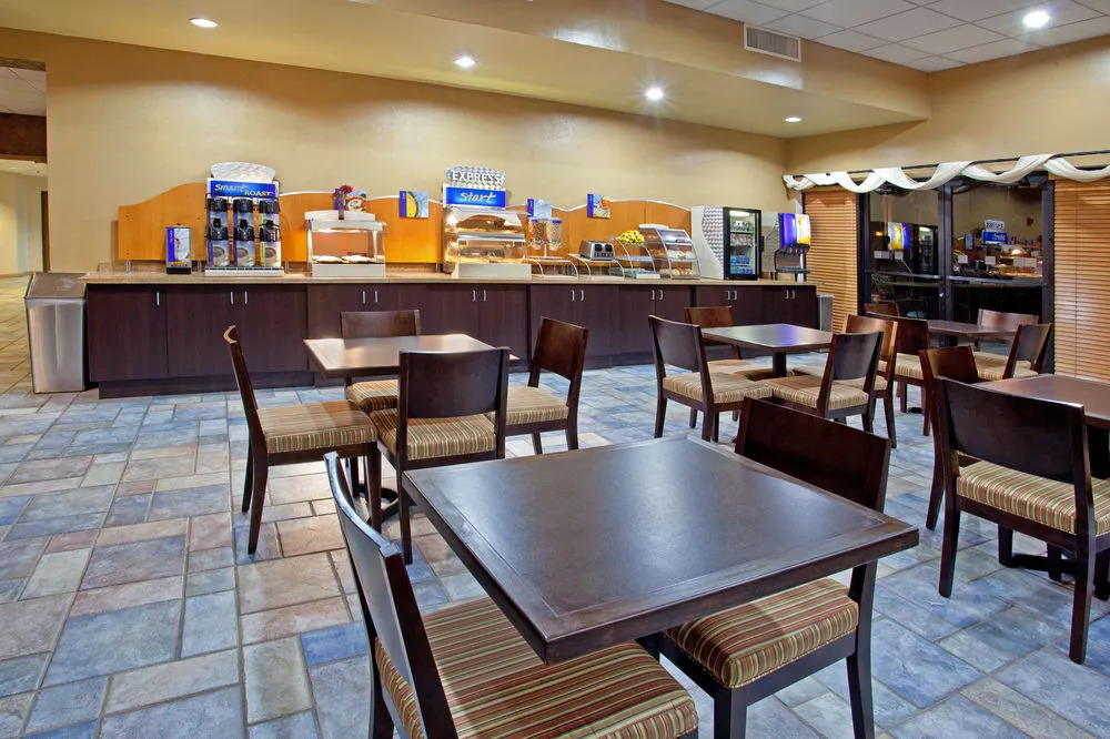 Holiday Inn Express & Suites Phoenix/Chandler (Ahwatukee)