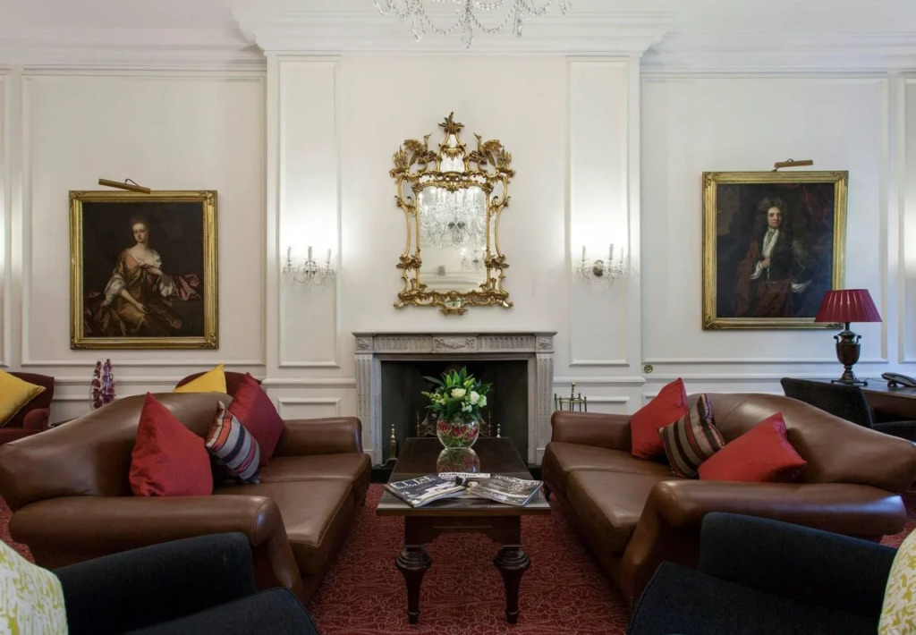 Thistle Hyde Park Hotel