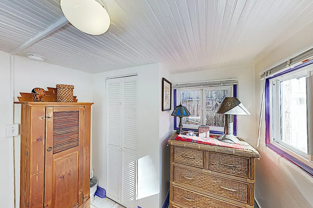 Charmed Casita W/ Private Backyard, Near Plaza 1 Bedroom Cottage
