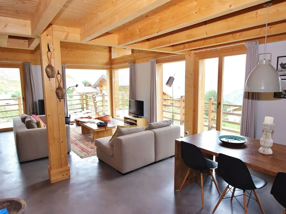 Chalet in La Tzoumaz Near Ski Slopes