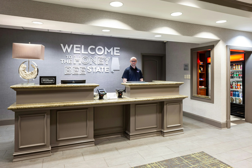 Hampton Inn & Suites Mobile I-65@ Airport Boulevard