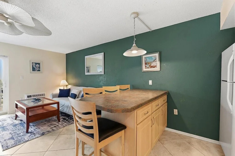 Mariners Cove 405