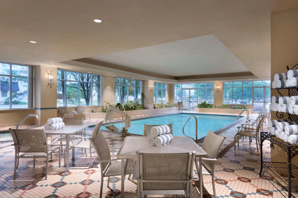 Отель Embassy Suites by Hilton Charleston