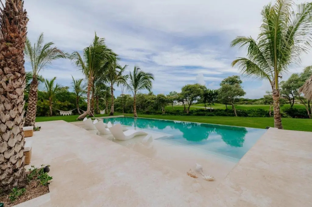 Unique mediterranean-style villa with golf and lake view in luxury beach resort