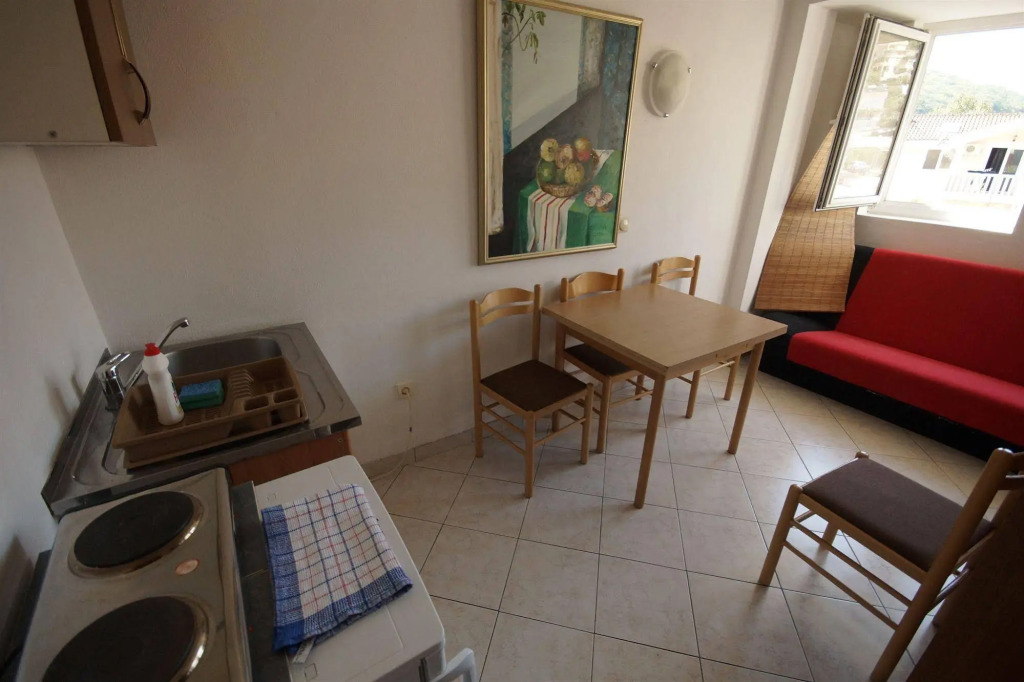 LaRos Apartments