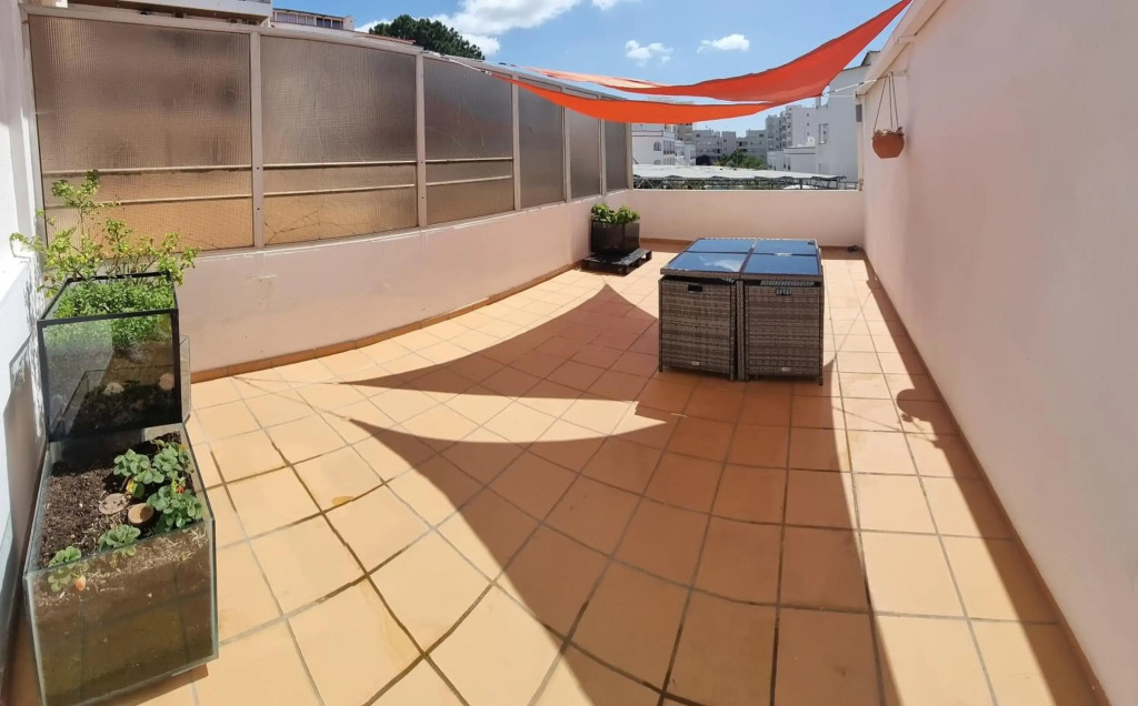 Apartamento T2 com Terraço grande