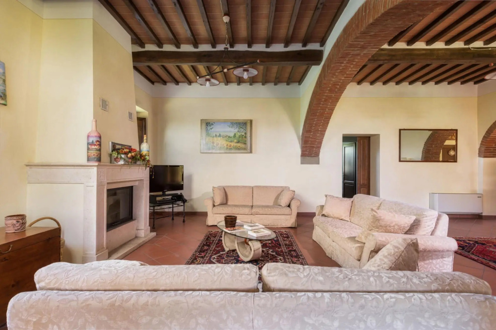 Villa Fratta, sleeps 14 villa with private pool, AC and Wi-Fi close to Cortona-Villa Fratta