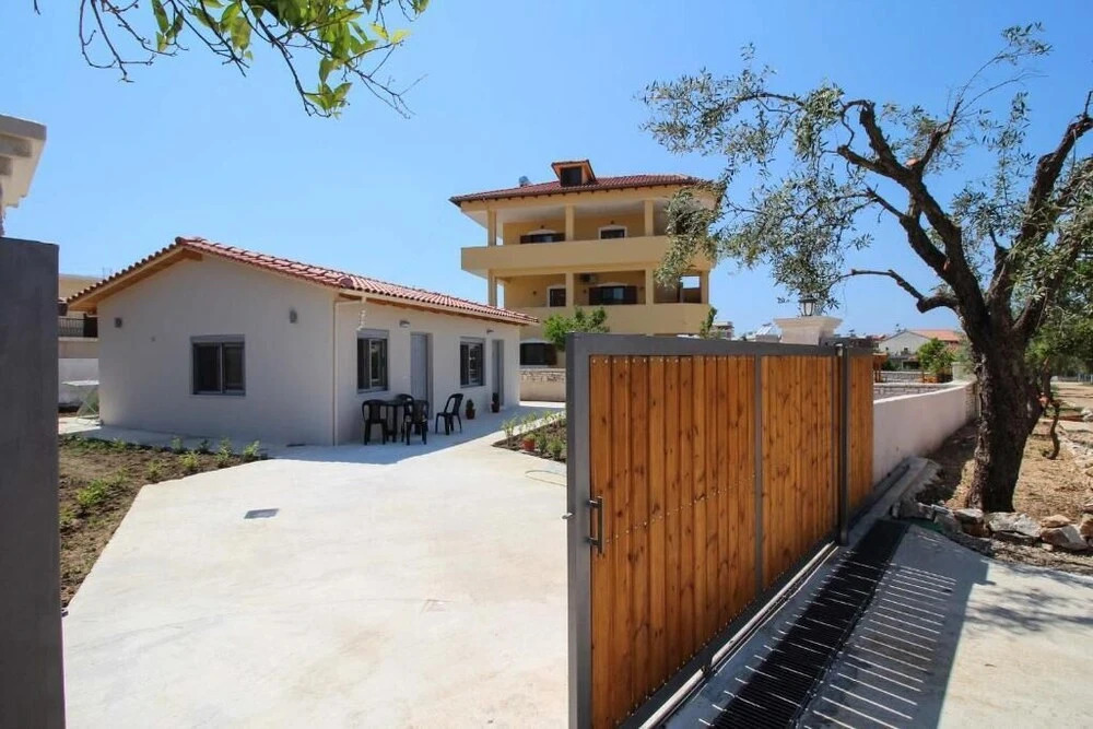 Garden Villa Landi