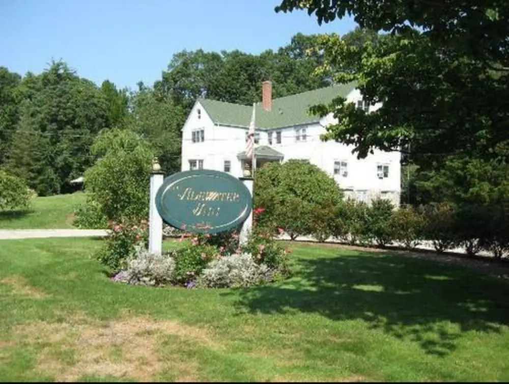 Tidewater Inn