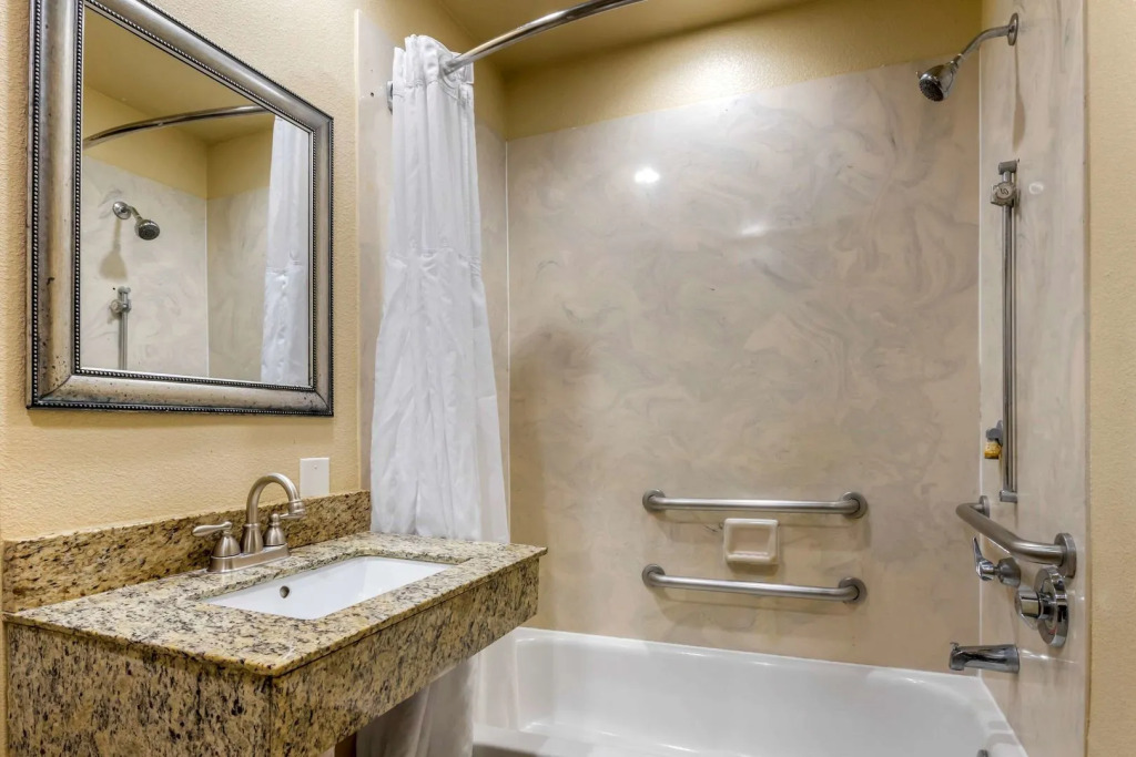 Comfort Inn International Dr.