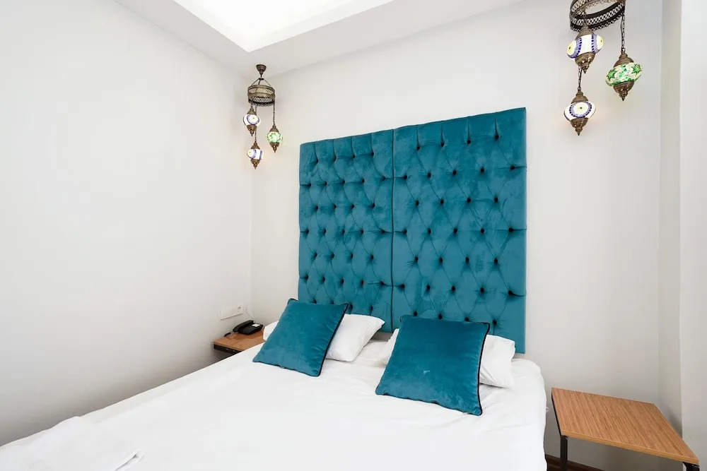 Alf Hotel