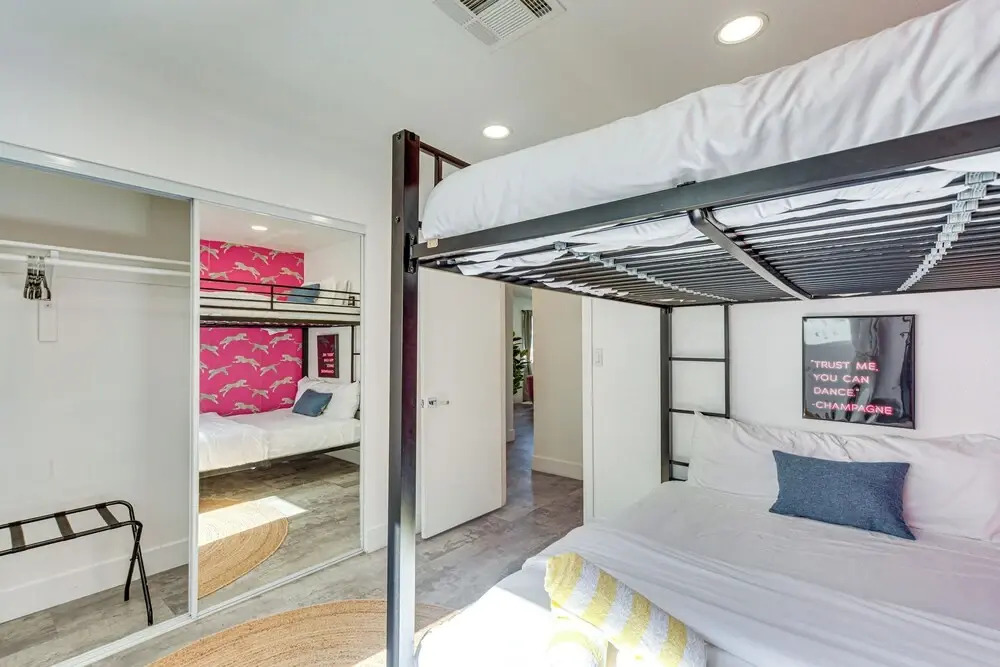 Outdoor Oasis w/ Pool: Pink Palm Springs Paradise!