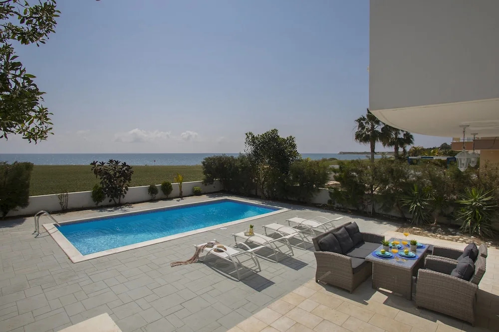 Mazotos Villa Iris