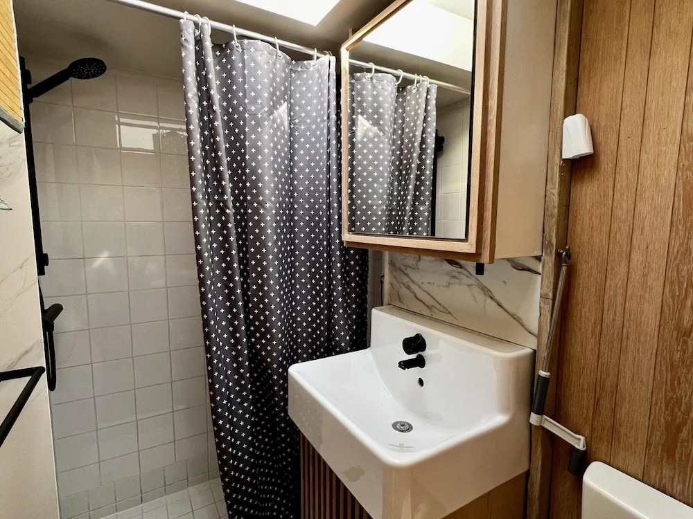 Chalet for Four Guests Near Beach
