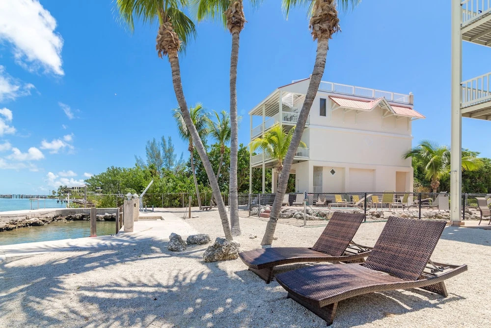 12400 Overseas Hwy Villa #7 3 Bedrooms 3 Bathrooms Villa
