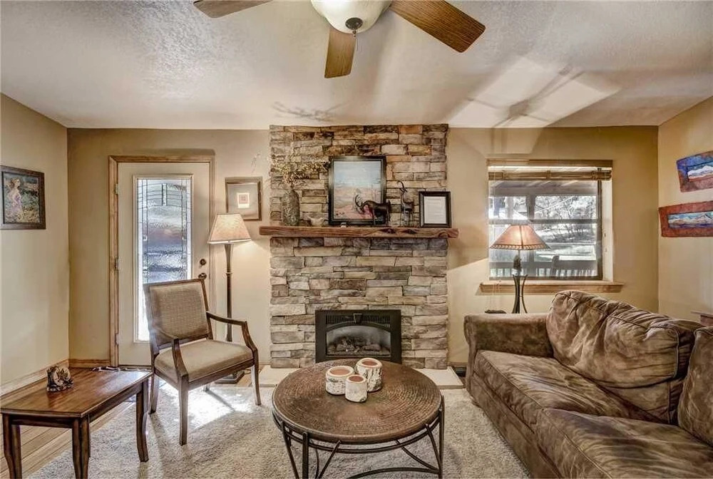 A Stones Thoreau - Two Bedroom Cabin with Hot Tub