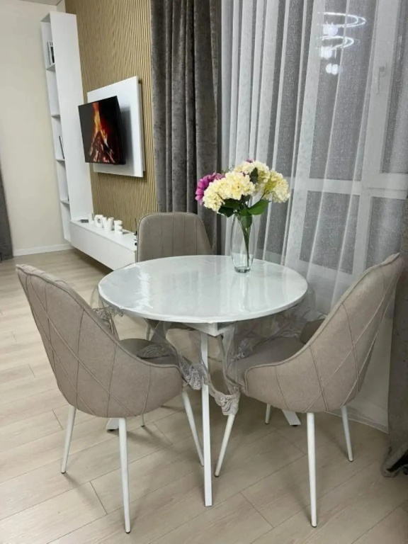 S Balkonom V Tsentre Goroda Flat