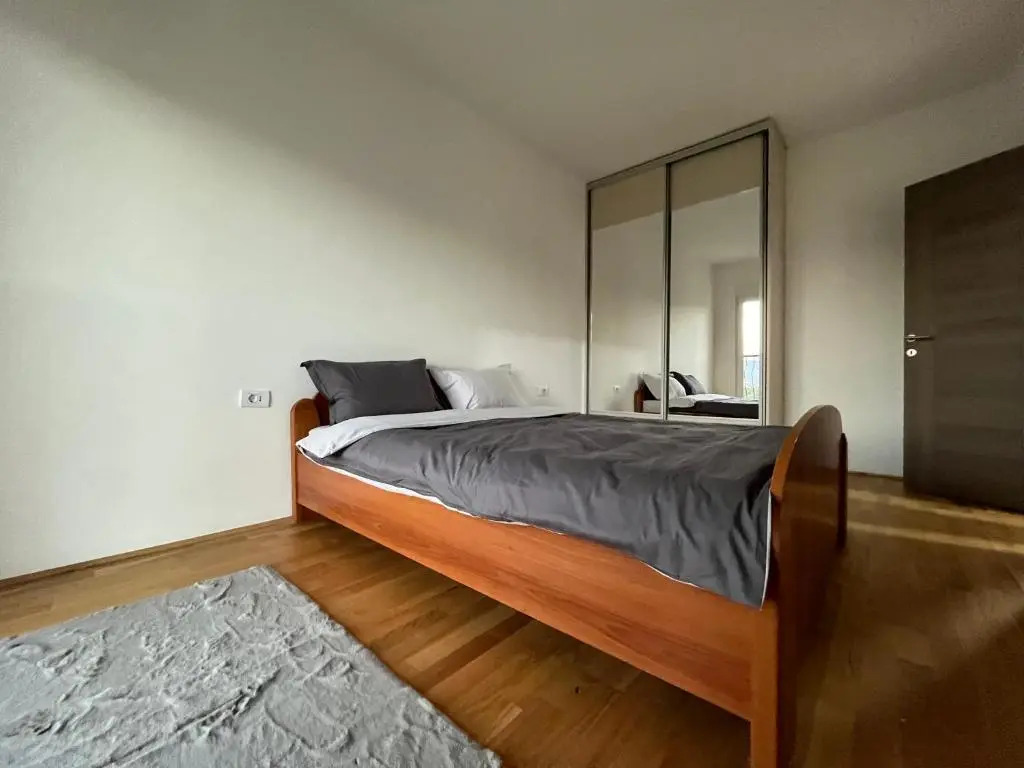 Apartment 79
