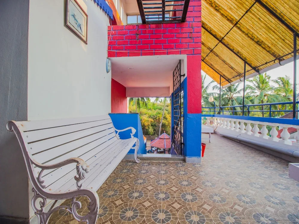 OYO 12902 Home Colourful Studio Home Candolim