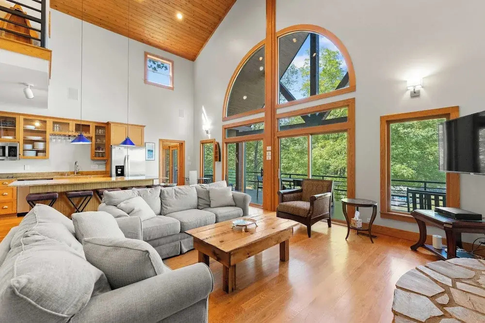 Mi Casa, Su Casa by Avantstay Lakefront Escape