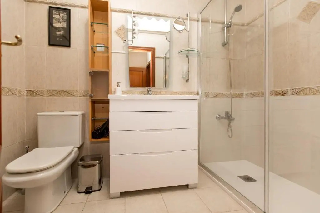 Apartamento Céntrico Con Vistas a la Ría! Garage, Ideal 2-4