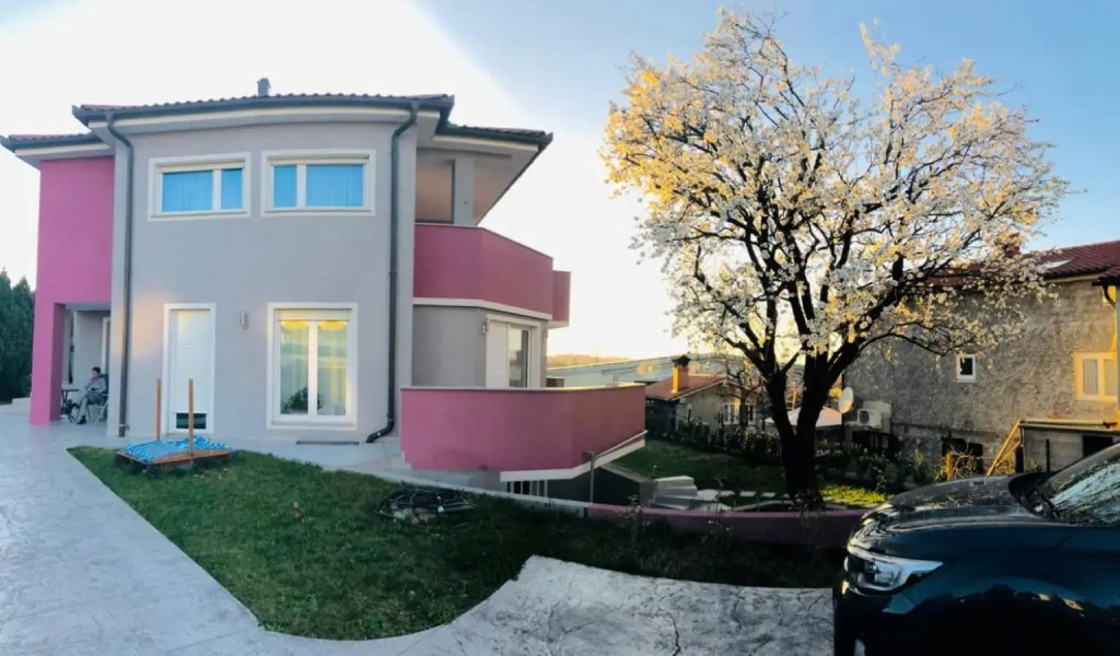 Vila Magenta