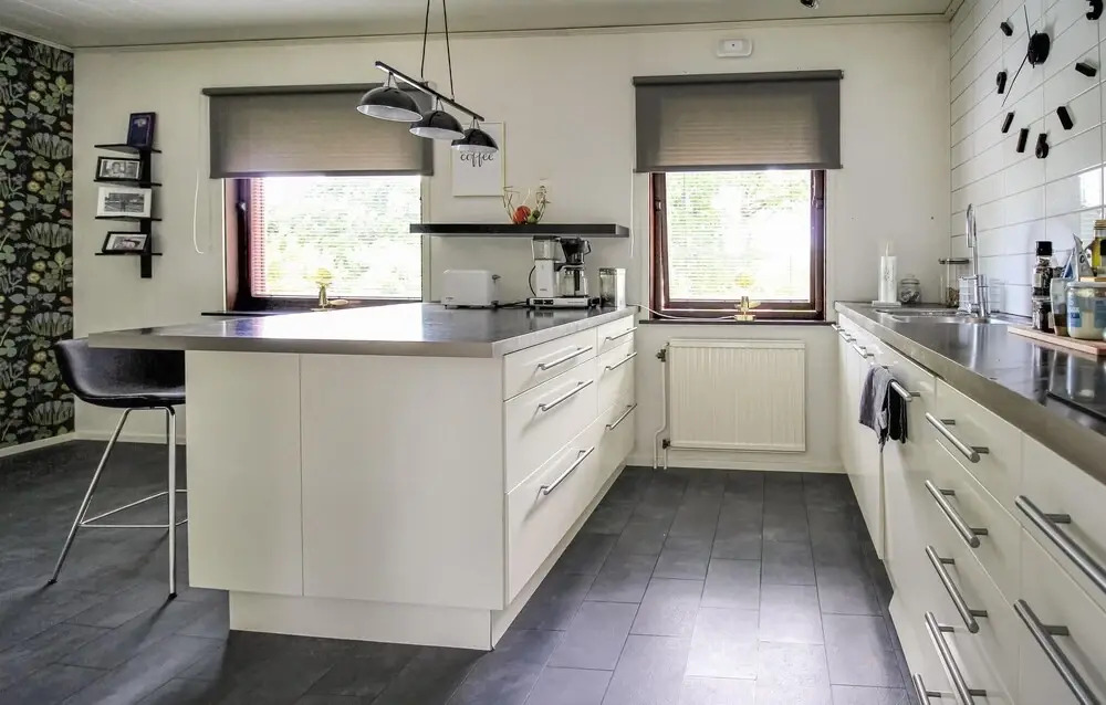 Nice Home in Lammhult With Jacuzzi, Wifi and 4 Bedrooms