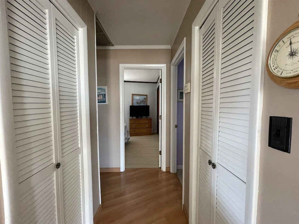 46221 Oramar Drive House by RedAwning