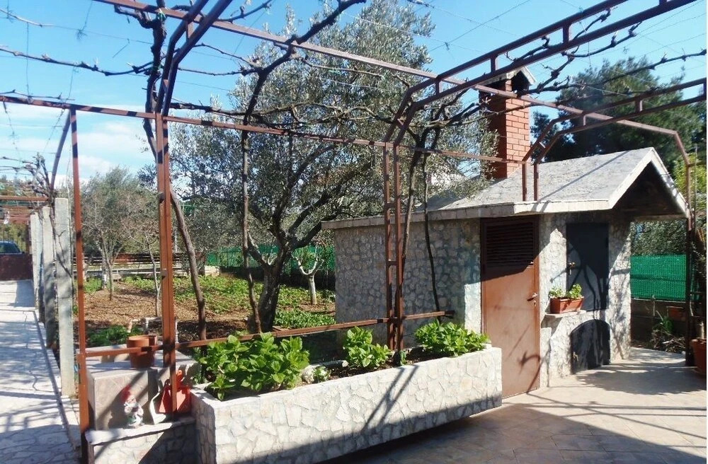 Apartments Milka Brodarica