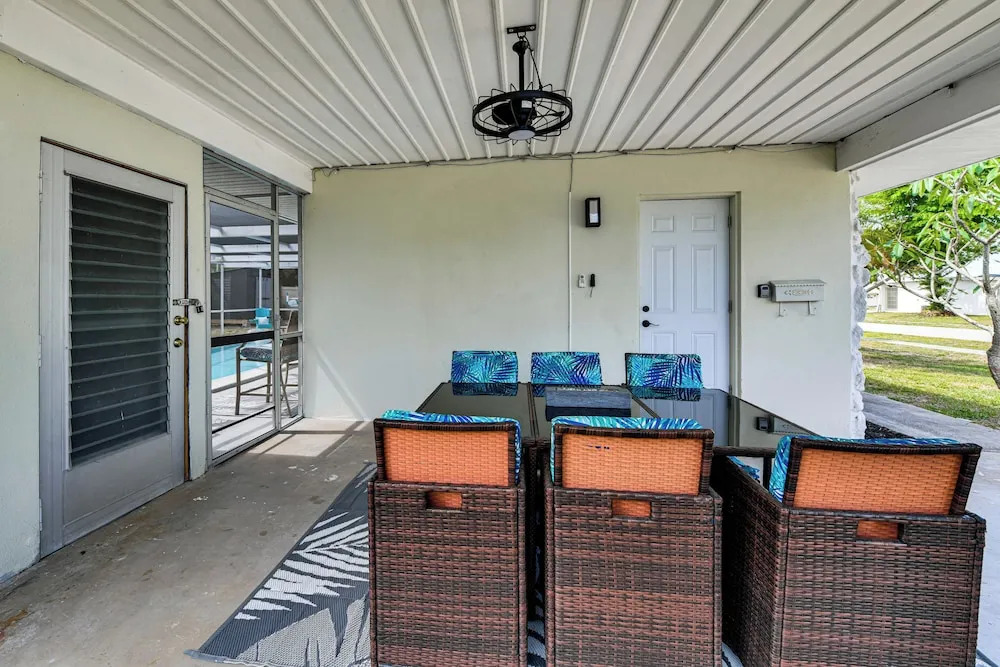 Happy Hideaway, Private Pool & Patio, North Port!