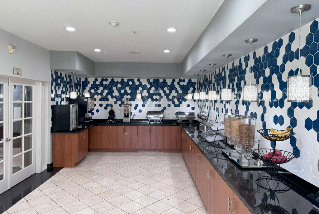 La Quinta by Wyndham Tulare