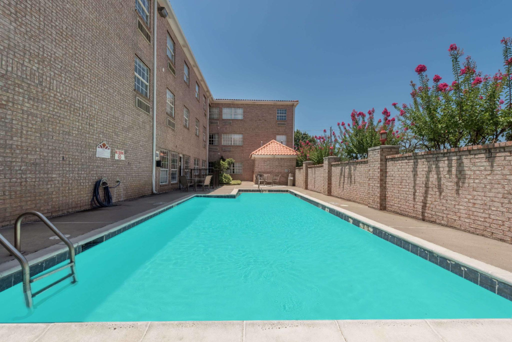 MainStay Suites Addison-Dallas