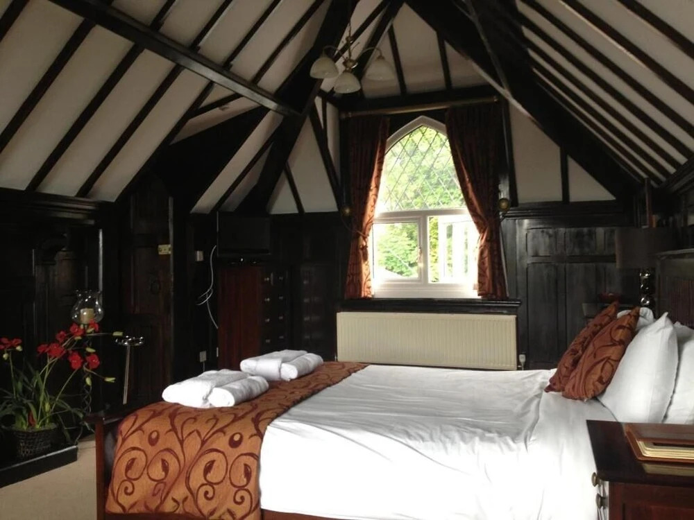 Lyons Woodlands Hall