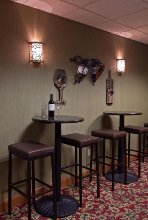 Coshocton Village Inn & Suites