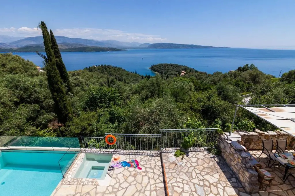 Scirocco & Folitsa Villas