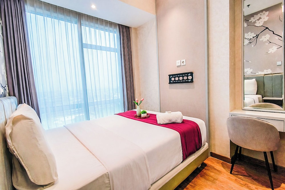Artistic And Bright 1Br At Grand Sungkono Lagoon Apartment